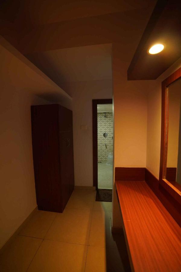 The Vyshakh Hotel Guruvayur Bagian luar foto