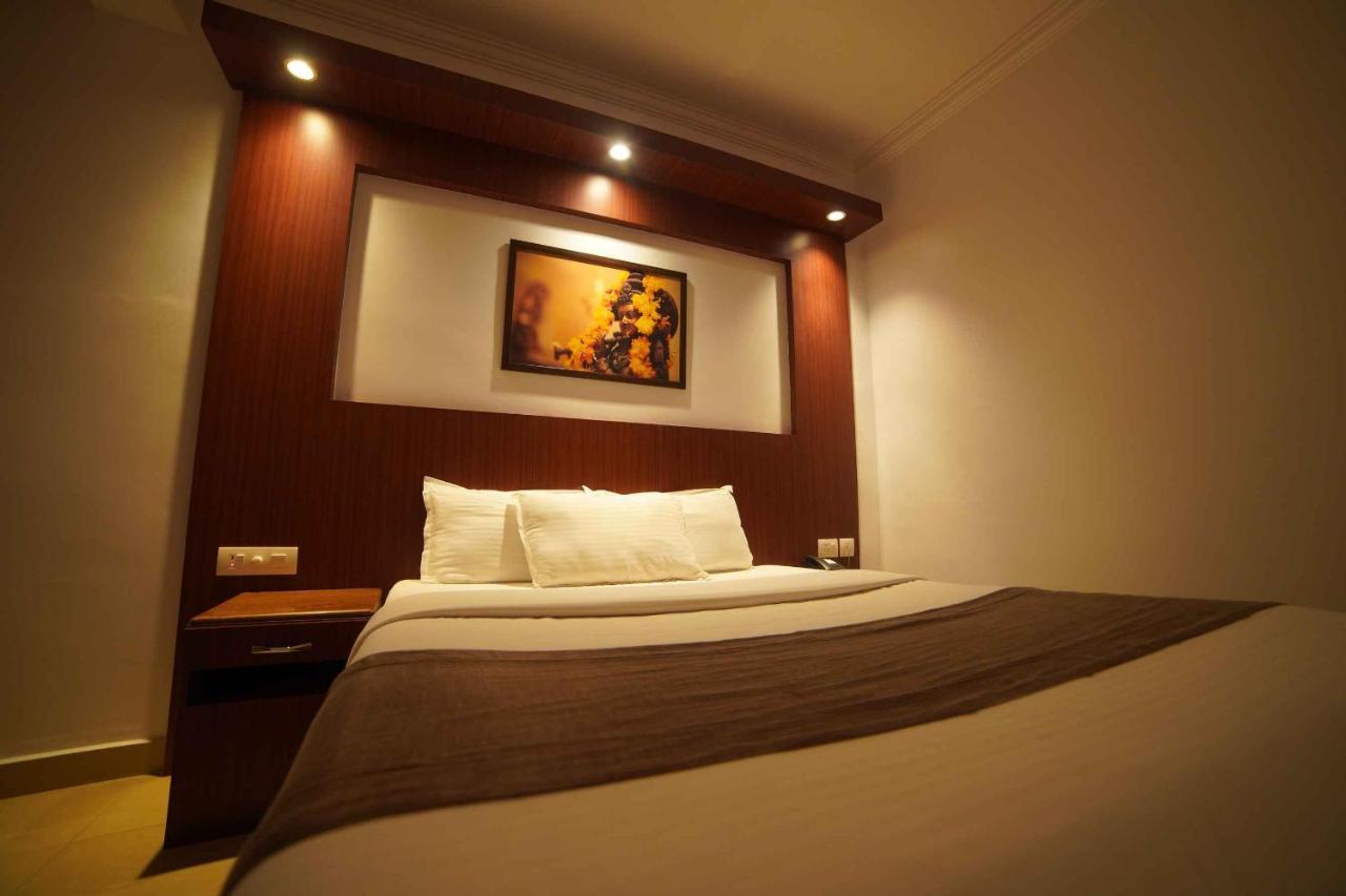 The Vyshakh Hotel Guruvayur Bagian luar foto