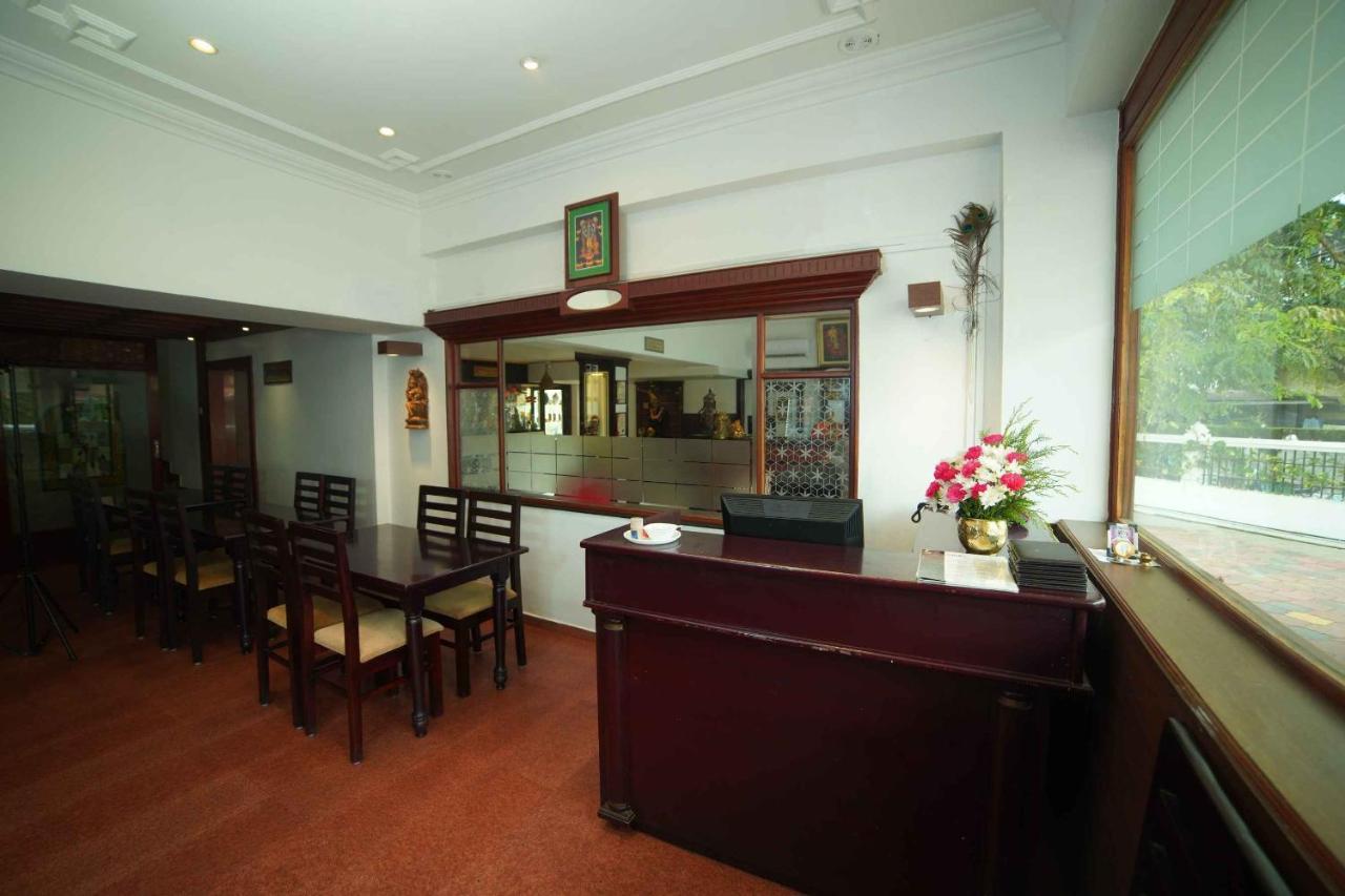 The Vyshakh Hotel Guruvayur Bagian luar foto
