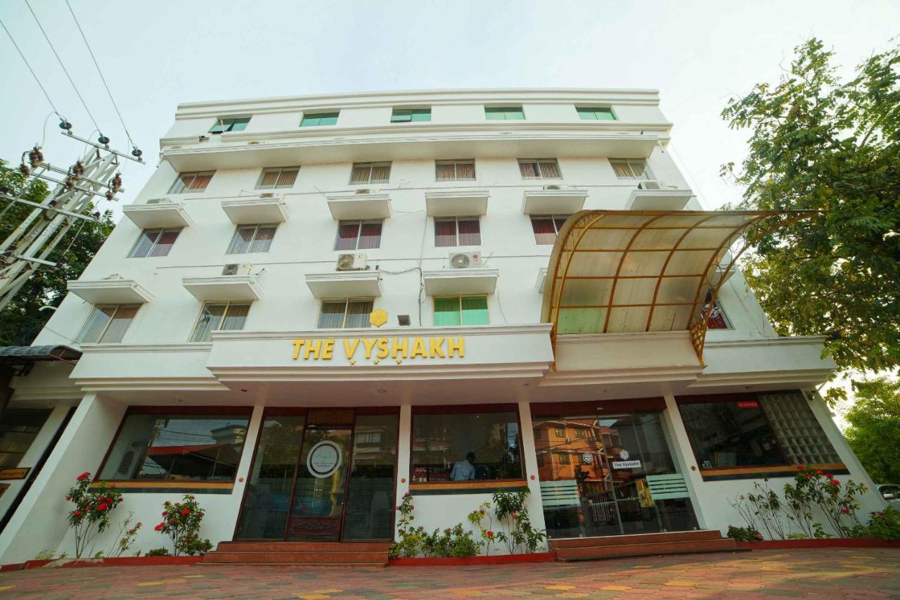 The Vyshakh Hotel Guruvayur Bagian luar foto