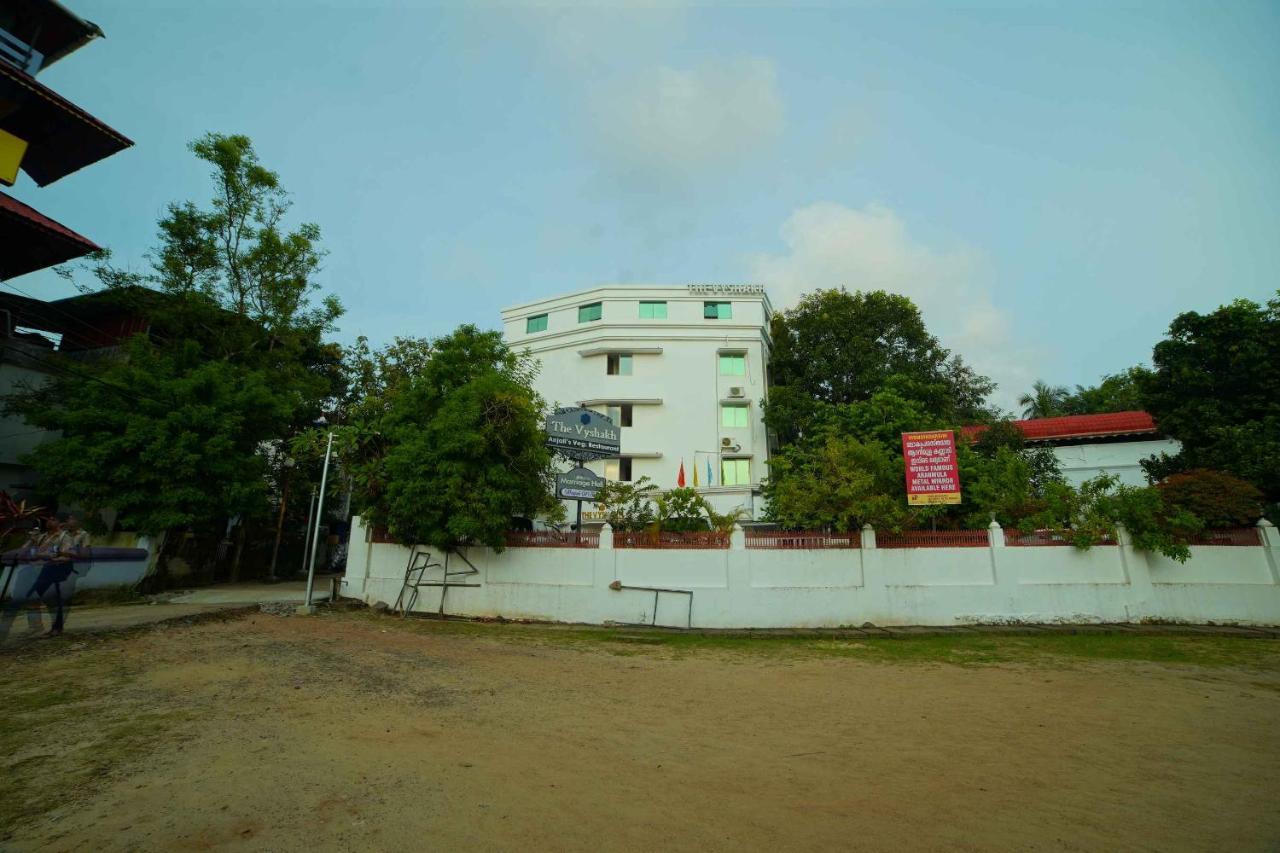 The Vyshakh Hotel Guruvayur Bagian luar foto