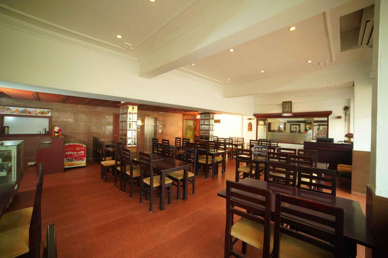The Vyshakh Hotel Guruvayur Bagian luar foto