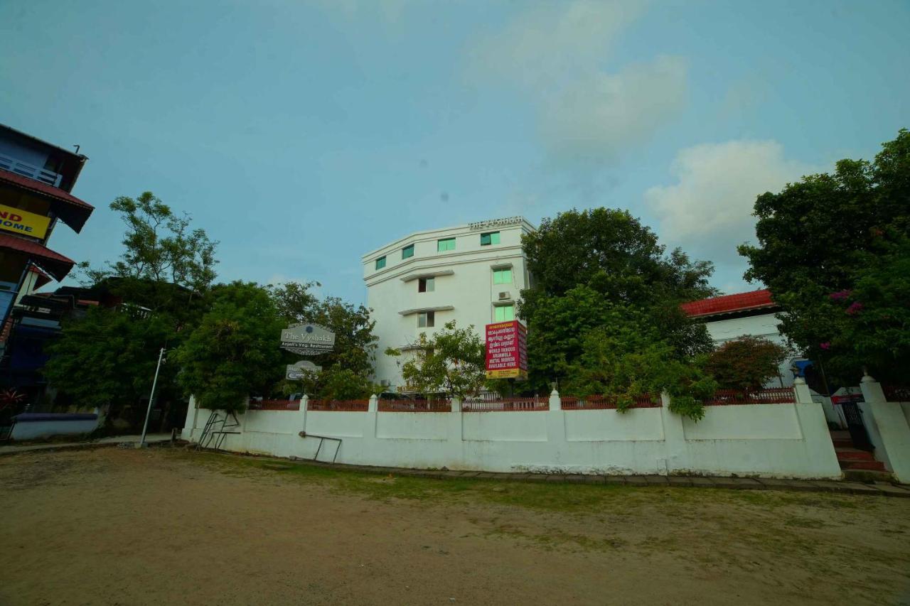 The Vyshakh Hotel Guruvayur Bagian luar foto